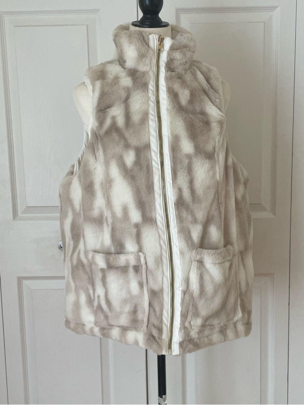 weekend routine Women's Reversible Vest Ivory Faux Fur Sherpa Quilted NWOT Sz XL